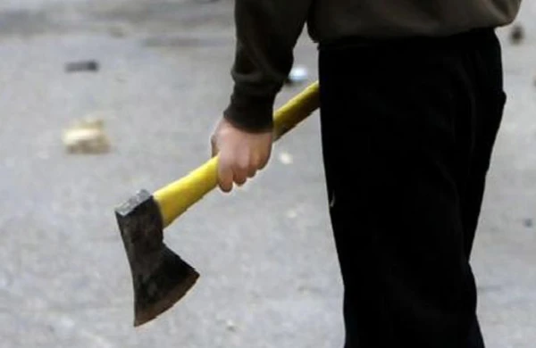Azərbaycanda dəhşətli hadisə:Sürücü baltalandı