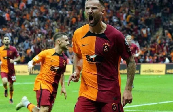 "Qalatasaray" onun "kitabını bağladı" - VİDEO