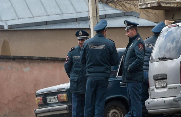 Basarkeçər polisinə qumbaralı hücum