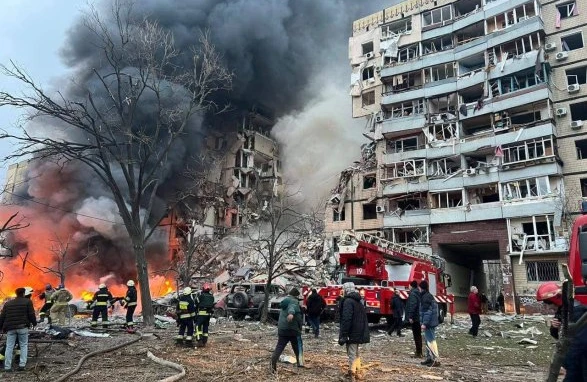 SON DƏQİQƏ! Rusiya yaşayış binasını vurdu:Xeyli sayda ölən var