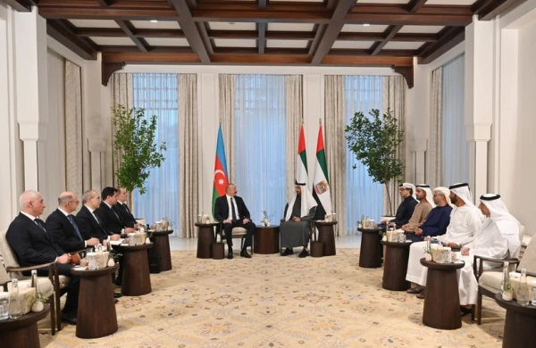 İlham Əliyev BƏƏ Prezidentini Azərbaycana səfərə dəvət edib