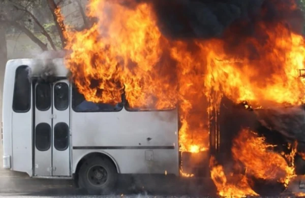 Bakıda avtobus yandı