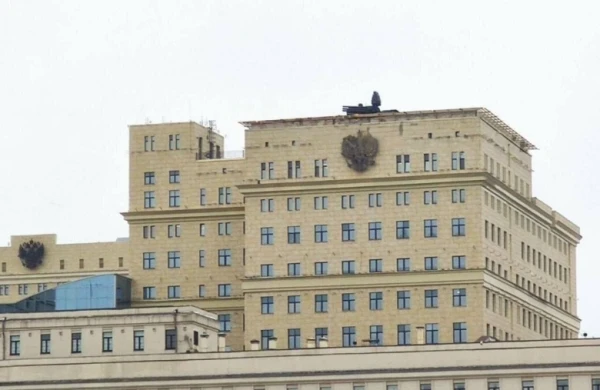 Kremlin yaxınlığında binaların damlarında zenit sistemləri quraşdırıldı - FOTO