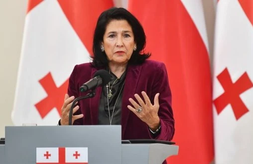 Gürcüstan prezidenti Rusiya ilə uçuşların bərpasının əleyhinədir