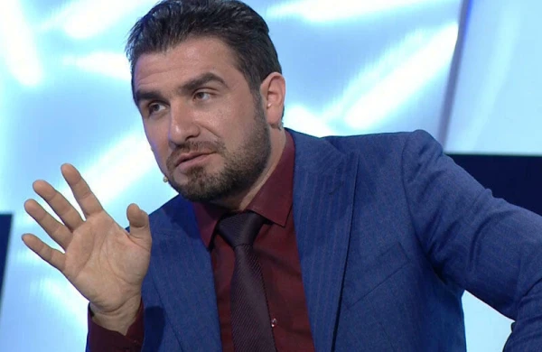 "Normal kişi saçına rəng qoymaz" - VİDEO