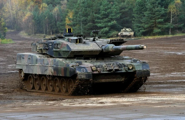 Kanada dörd "Leopard 2" tankından birincisini Ukraynaya göndərib