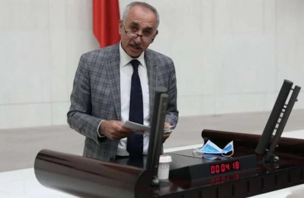 Türkiyəli deputat zəlzələdə həlak oldu