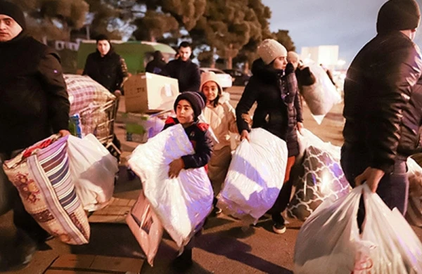 Bakı oyaq qalıb... - FOTO