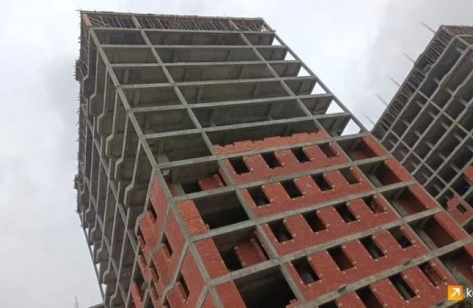 Bakıda tikilməkdə olan binadan şok görüntü: sosial şəbəkə çalxalandı - FOTOLAR