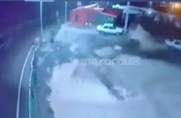 O gecə yer yerindən oynayıb... - Zəlzələnin ən qorxulu videosu