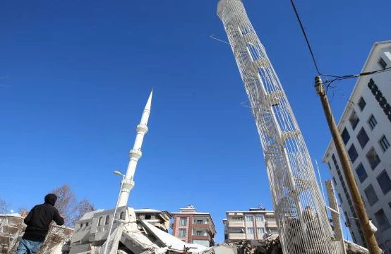 Zəlzələdən möcüzəvi foto:Hər yer dağıldı,yalnız bu hissə sağ qaldı (FOTOLAR)