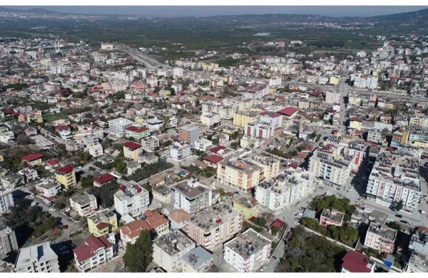 Hatayın 42 min əhalisi olan rayonunda bir bina belə uçmayıb