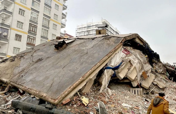 205 saat sonra 35 yaşlı qadın xilas edilib