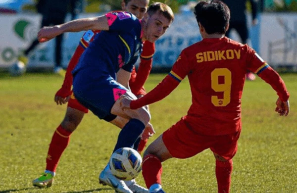 Rusiya və ukraynalı futbolçular arasında əlbəyaxa dava - VİDEO
