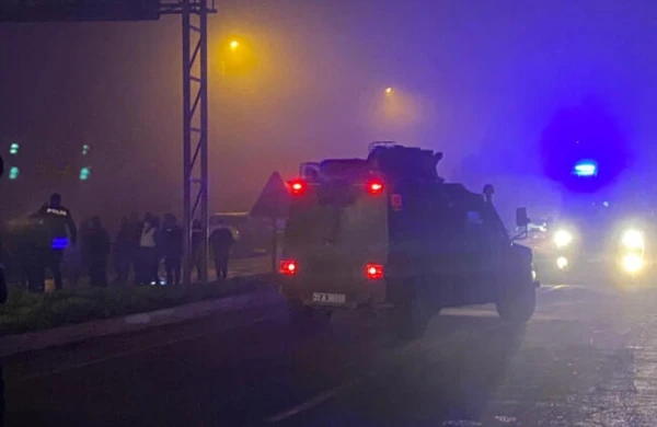 Yol polisi əməkdaşı xidməti avtomobilində özünü GÜLLƏLƏDİ - Körpünün girişində ... - FOTO