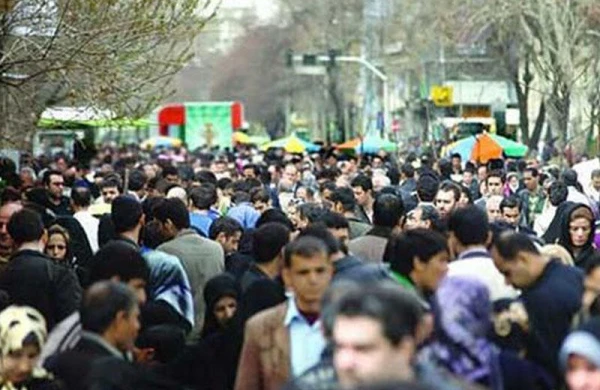 İranlılar kütləvi şəkildə ölkəni tərk edir