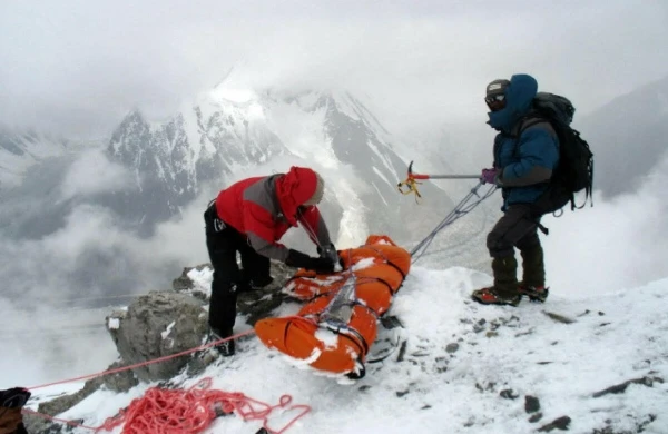Verilişə çəkilməyə gedən alpinistlər qar uçqunu nəticəsində öldülər - Xeyli yaralı var