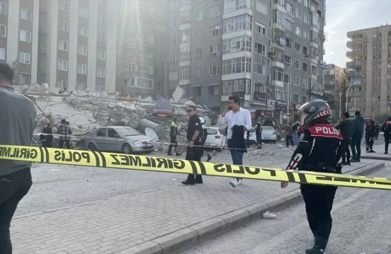 Türkiyədə bina uçdu