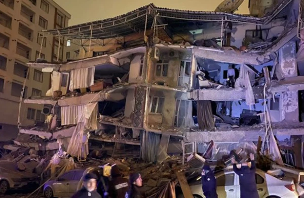 Dağılan binalarla bağlı 247 nəfər saxlanıldı
