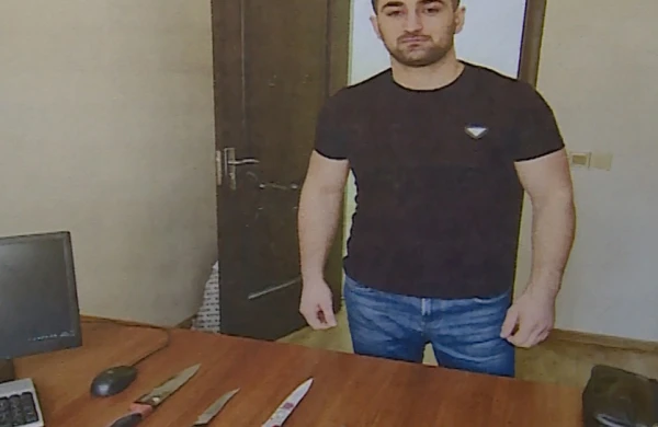 "İnstagram"dakı şəkillərə görə anasını və bacısını öldürdü - "Razin"dəki qətlin TƏFƏRRÜATLARI