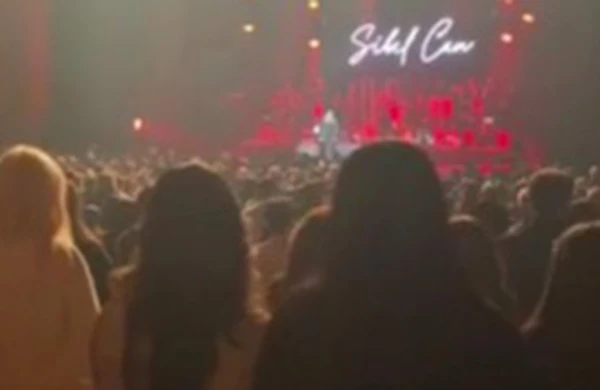 Sibel Canın Bakı konsertində zəlzələ qurbanları belə anıldı - Video