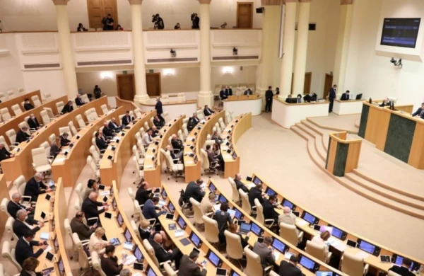 Gürcüstan parlamenti “Xarici agentlər haqqında” qanun layihəsini geri götürüb