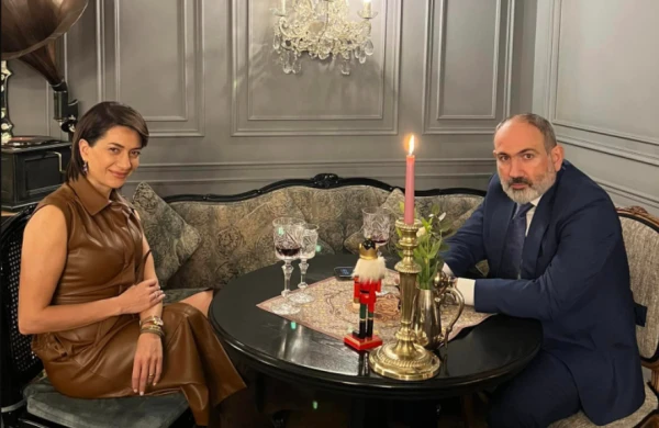Paşinyanını arvadının ŞOK "TƏBRİKİ": Fahişələr xoşbəxtdir...