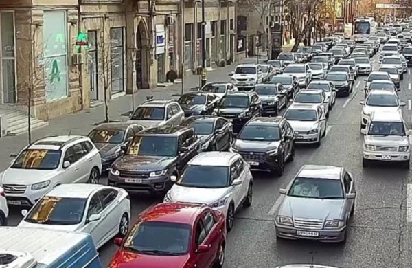 Bu yollarda tıxac var - DİQQƏT!