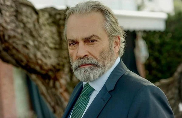 Səhnədə huşunu itirdi, xəstəxanaya yerləşdirildi