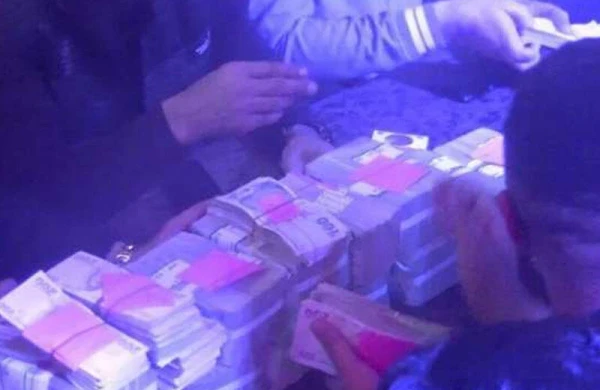 Məşhur ailənin toyunda milyonlarla pul yığıldı - VİDEO