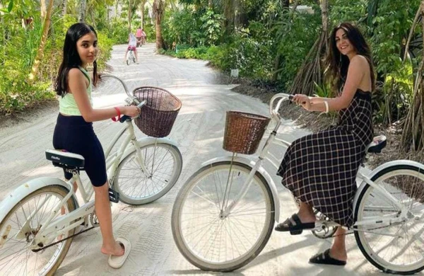 Gülay qızı ilə Maldiv adalarında BELƏ DİNCƏLİR - FOTO