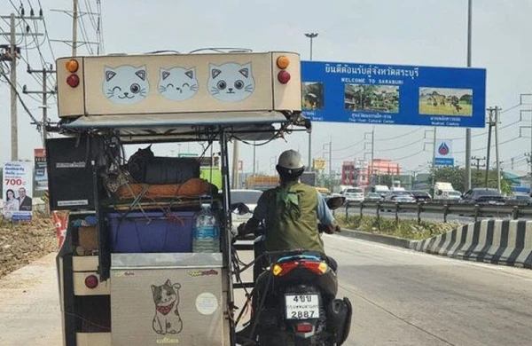Pişiklərini daşımaq üçün motosikletini bu hala saldı - FOTO