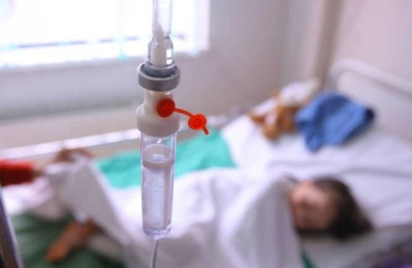 Nəzarətsiz qalan bacı-qardaş siçan dərmanı içdi