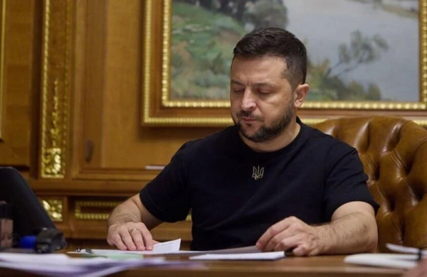 Zelenski hərbçilərlə xüsusi müşavirə keçirib