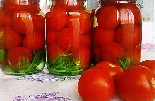 Pomidor turşusundan zəhərlənmə zamanı bu təhlükəli proses baş verir