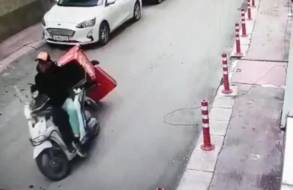 Motosikletini oğurlayıb qaçan şəxsə görün nə etdi - VİDEO
