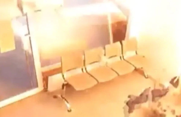 Paltaryuyan maşın bomba kimi partladı: Müştəri son anda... - VİDEO