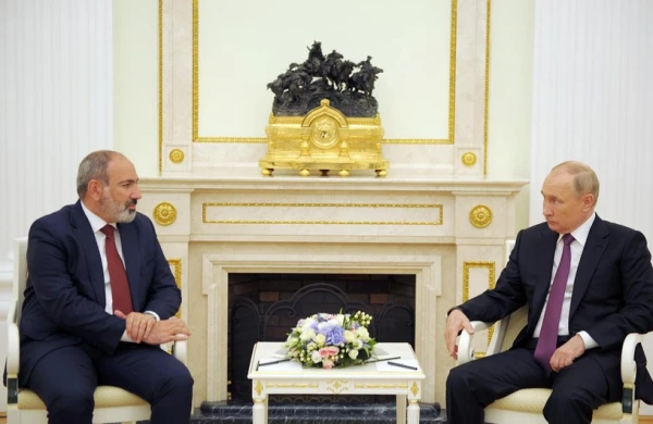 Paşinyanla Vladimir Putin arasında telefon danışığı olub