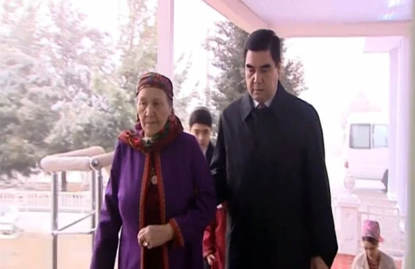 Qurbanqulu Berdiməhəmmədovun anası vəfat edib