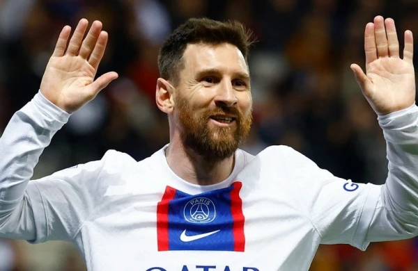 Messi onu doqquz saat gözləyən azarkeşi evinə qonaq edib