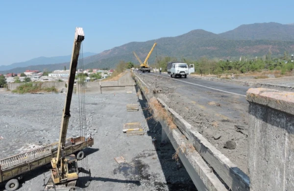 Bu istiqamətlərdə dövlət sərhədi yolunun bir hissəsi bağlanıb