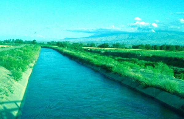 Yuxarı Qarabağ kanalı daşıb