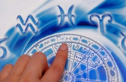 Astroloqlardan xəbərdarlıq: Bu bürclərdən UZAQ OLUN       