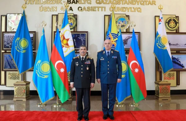 Zakir Həsənov qazaxıstanlı həmkarı ilə görüşüb