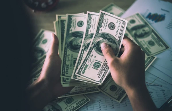Bakıda banka saxta əskinas verməkdə şübhəli bilinən şəxs saxlanılıb
