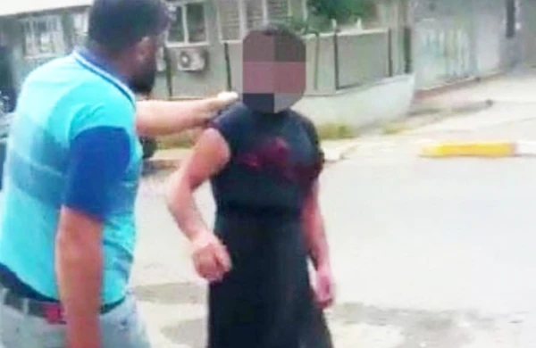 Kişiyə qadın paltarı geyindirib təhqir edənlərə bu cəza verildi