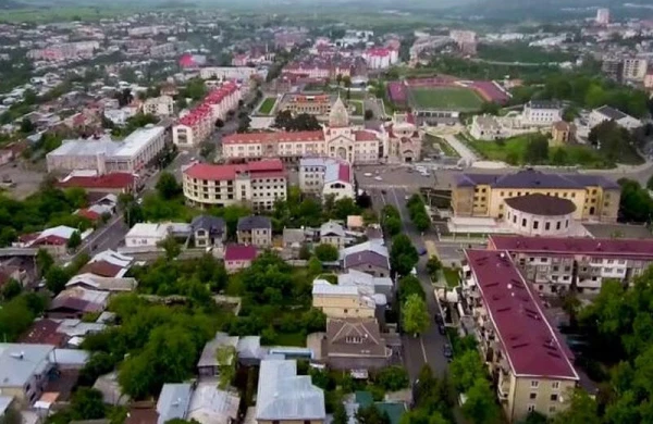 Ermənilər Qarabağda əmlaklarını kütləvi satışa çıxardılar - Kimlər Xankəndidən ev ala bilər?