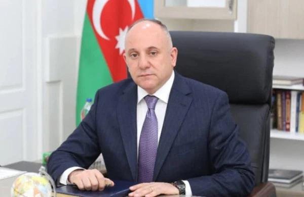 “Direktorun əri mənə 30 min rüşvət təklif etdi, razılaşdım”