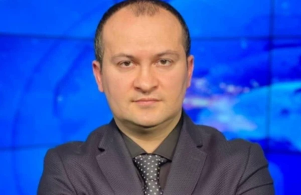 Turan bu həmkarlarını SİMASIZ ADLANDIRDI - FOTO