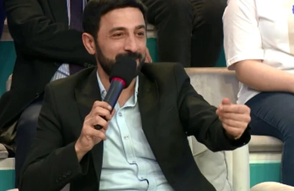 Pərviz Bülbülə aparcını efirdə PƏRT ETDİ: Bezmədin evdəkinin vermədiyi sualı verməkdən? - FOTO